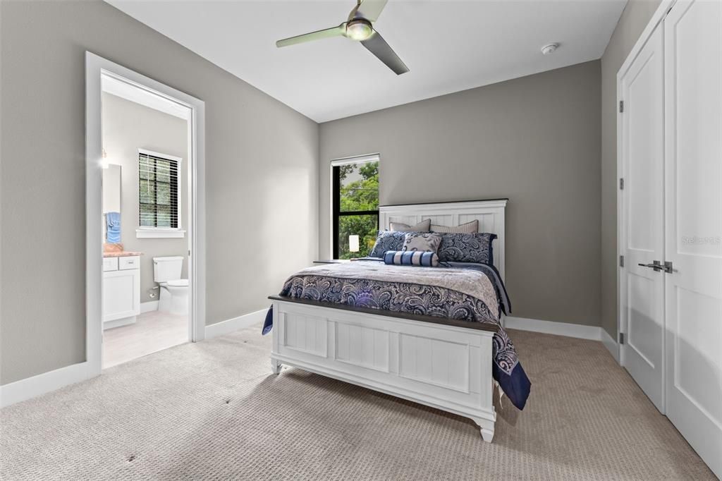 For Sale: $1,635,000 (5 beds, 4 baths, 4659 Square Feet)