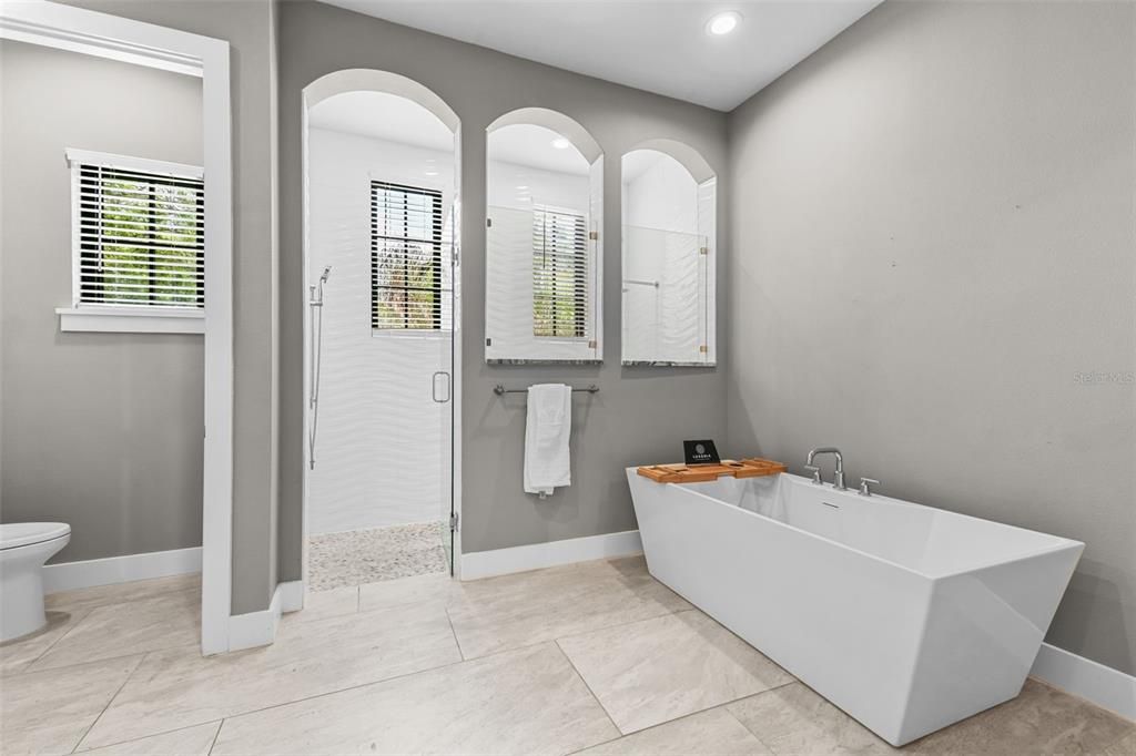 For Sale: $1,635,000 (5 beds, 4 baths, 4659 Square Feet)