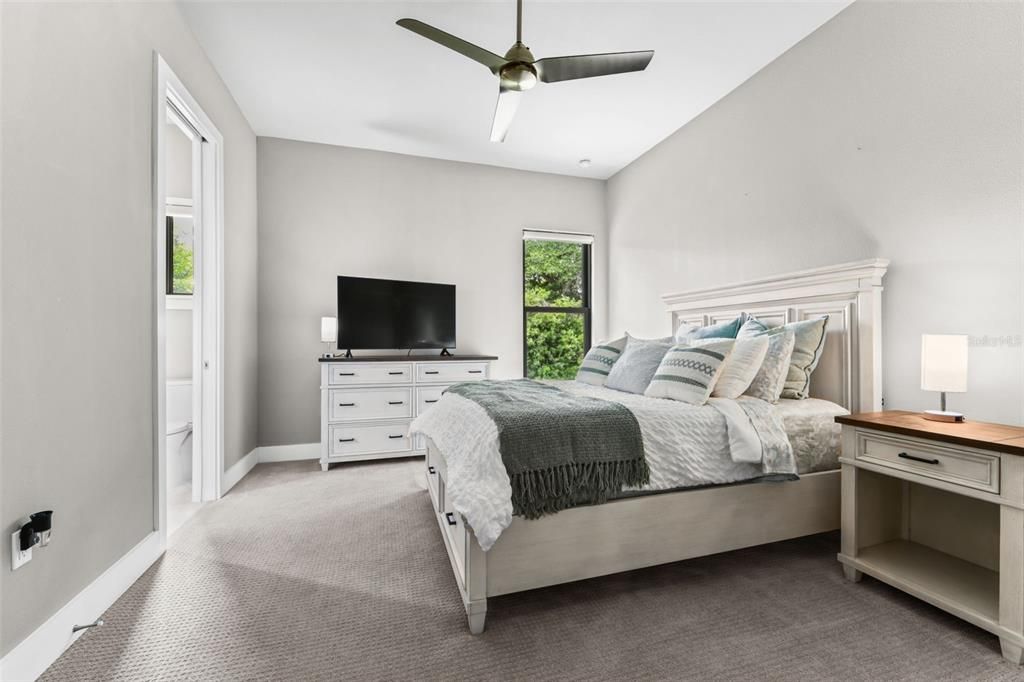 For Sale: $1,635,000 (5 beds, 4 baths, 4659 Square Feet)