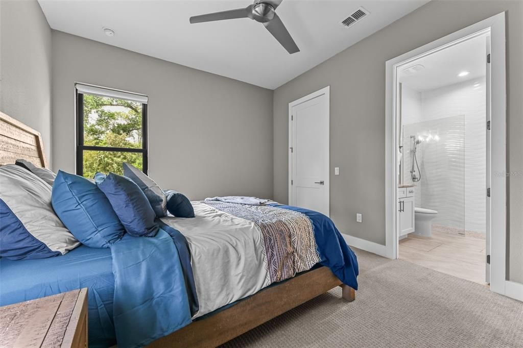 For Sale: $1,635,000 (5 beds, 4 baths, 4659 Square Feet)