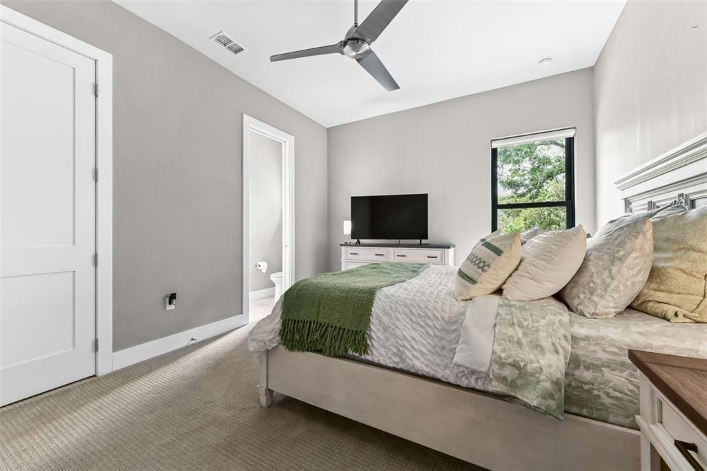 For Sale: $1,635,000 (5 beds, 4 baths, 4659 Square Feet)