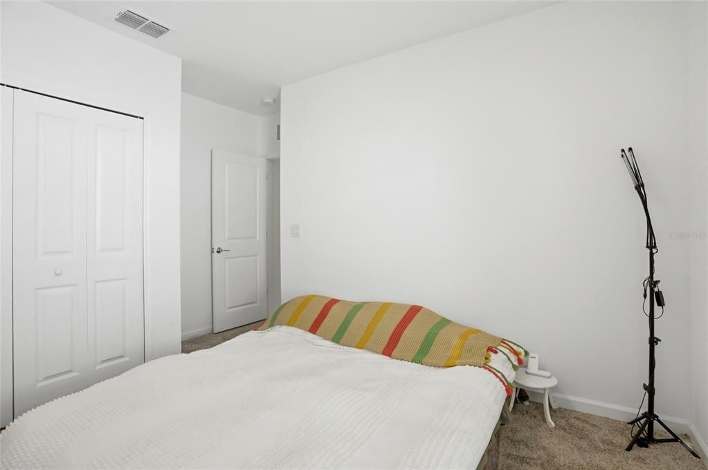 For Rent: $2,295 (4 beds, 2 baths, 1973 Square Feet)