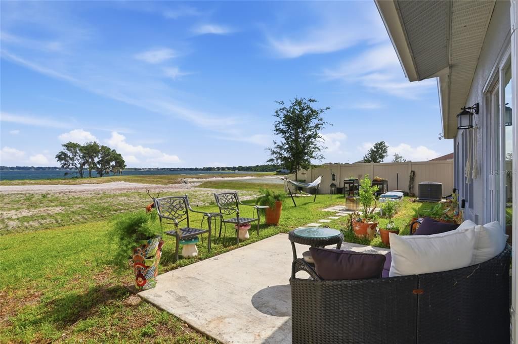 For Rent: $2,295 (4 beds, 2 baths, 1973 Square Feet)