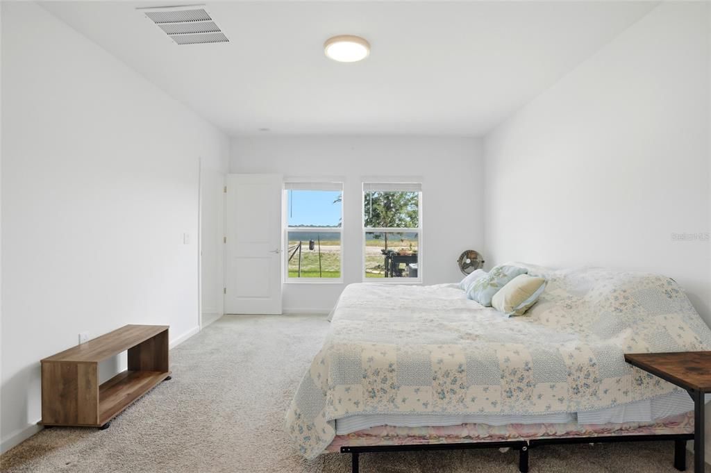 For Rent: $2,295 (4 beds, 2 baths, 1973 Square Feet)