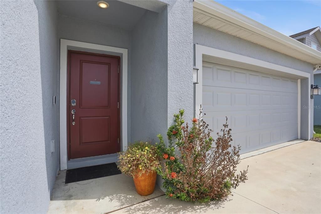 For Rent: $2,295 (4 beds, 2 baths, 1973 Square Feet)