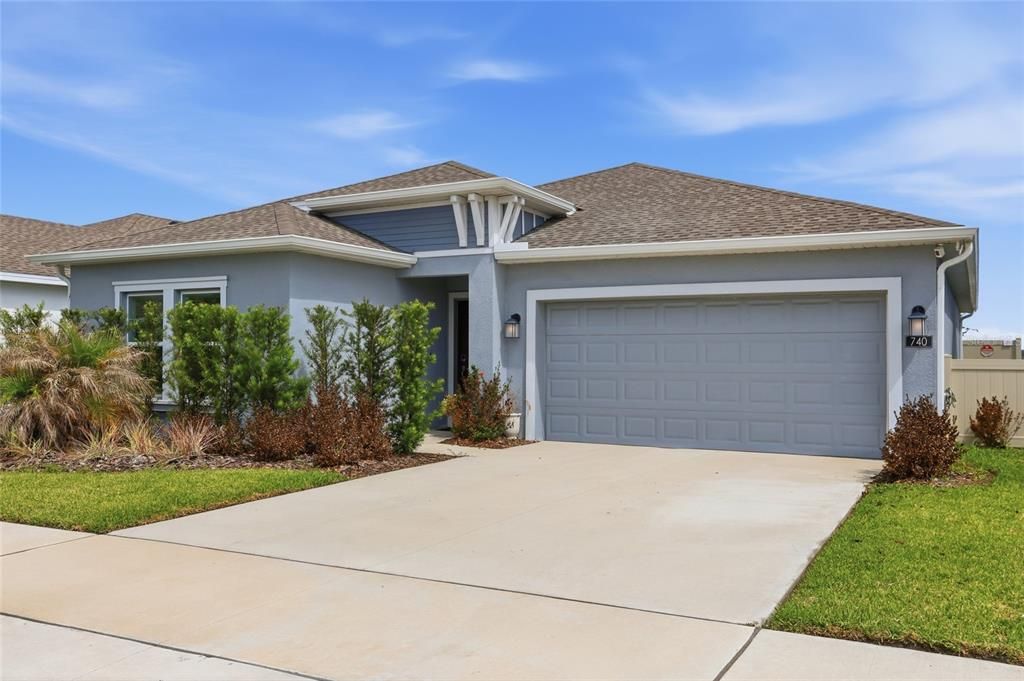 For Rent: $2,295 (4 beds, 2 baths, 1973 Square Feet)