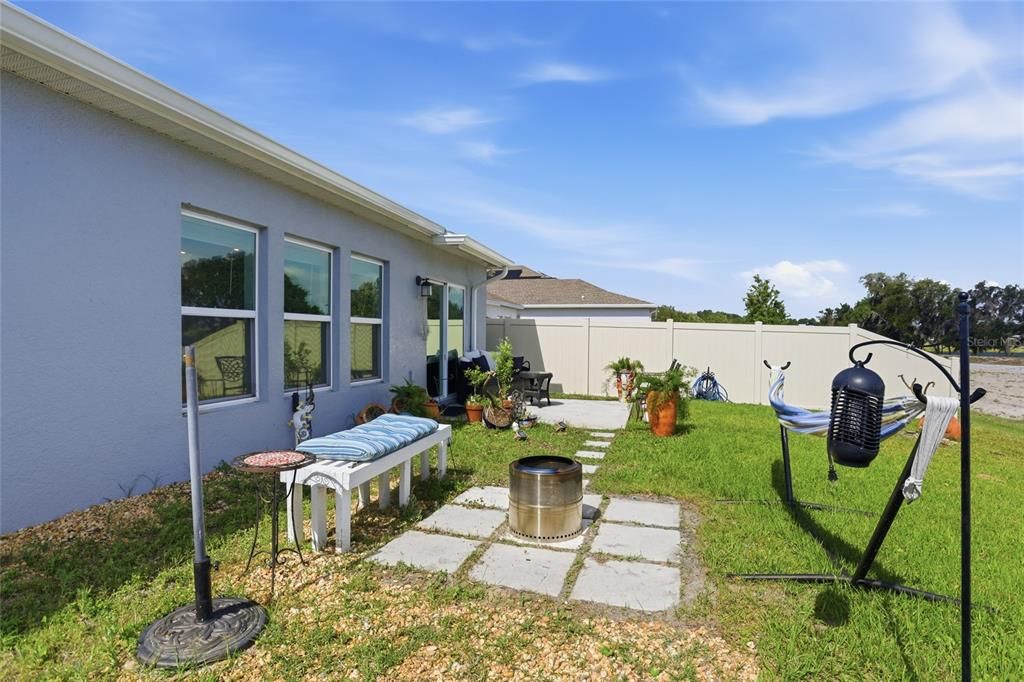 For Rent: $2,295 (4 beds, 2 baths, 1973 Square Feet)