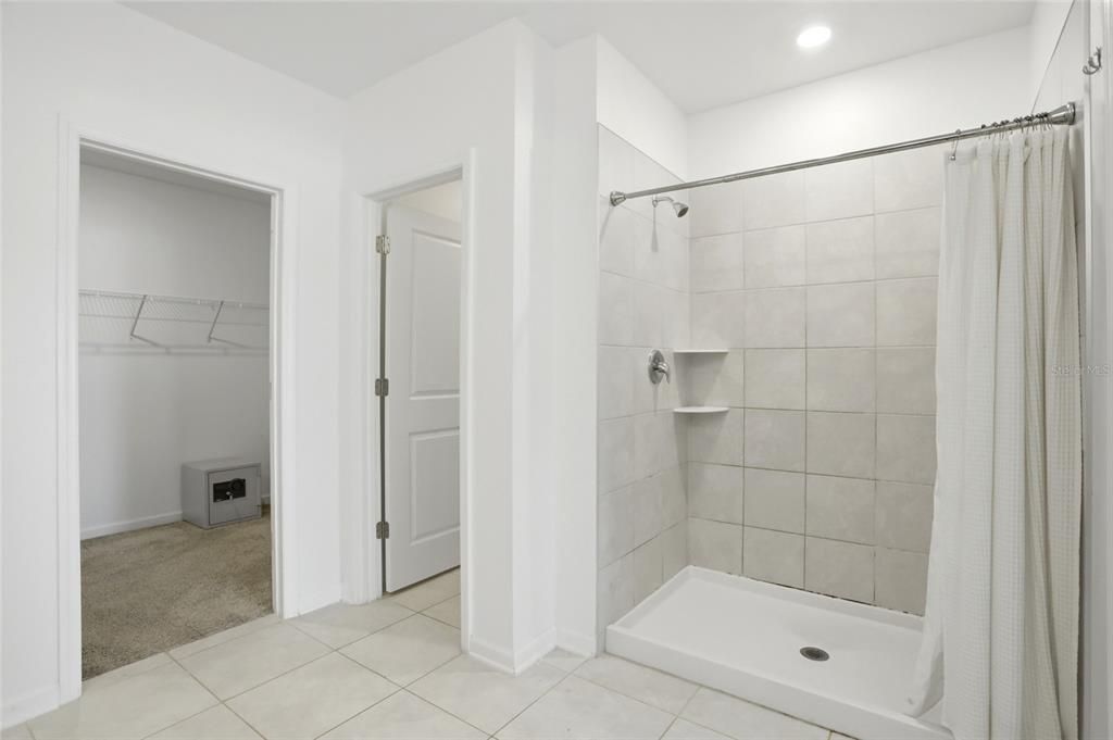 For Rent: $2,295 (4 beds, 2 baths, 1973 Square Feet)