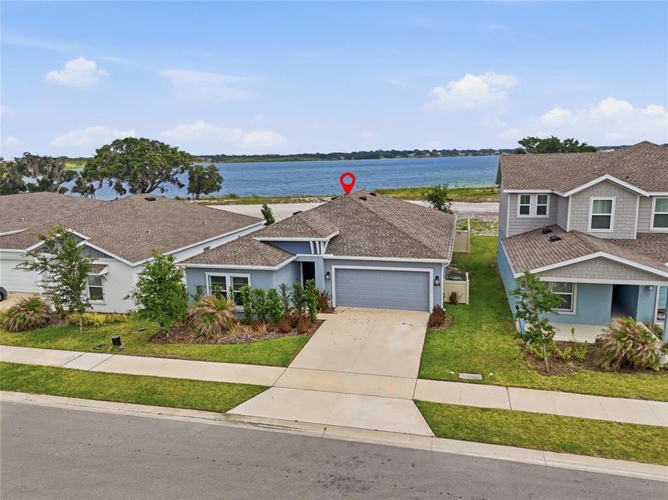 For Rent: $2,295 (4 beds, 2 baths, 1973 Square Feet)