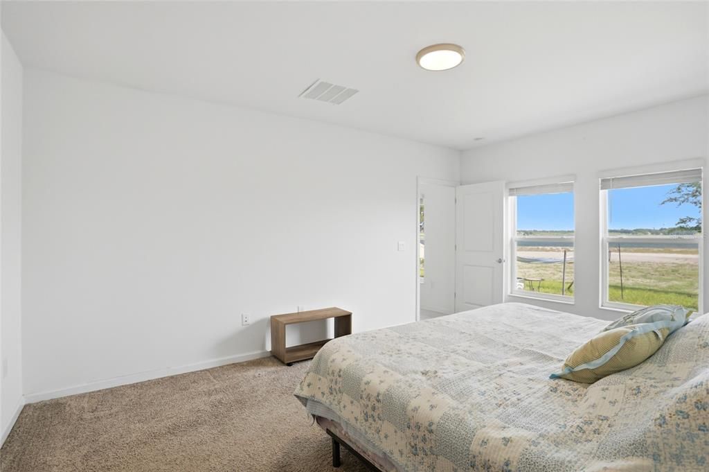 For Rent: $2,295 (4 beds, 2 baths, 1973 Square Feet)