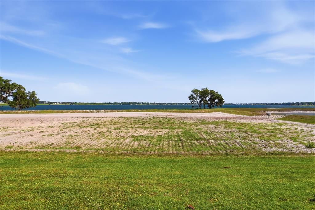 For Rent: $2,295 (4 beds, 2 baths, 1973 Square Feet)