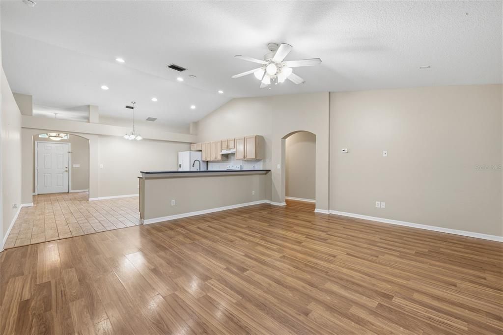 Active With Contract: $469,000 (4 beds, 2 baths, 2082 Square Feet)