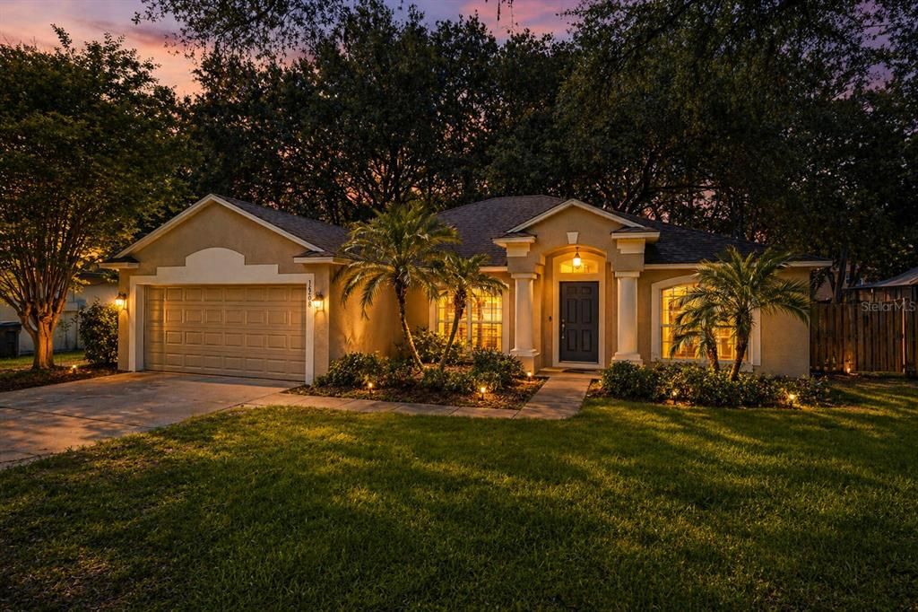 Active With Contract: $469,000 (4 beds, 2 baths, 2082 Square Feet)