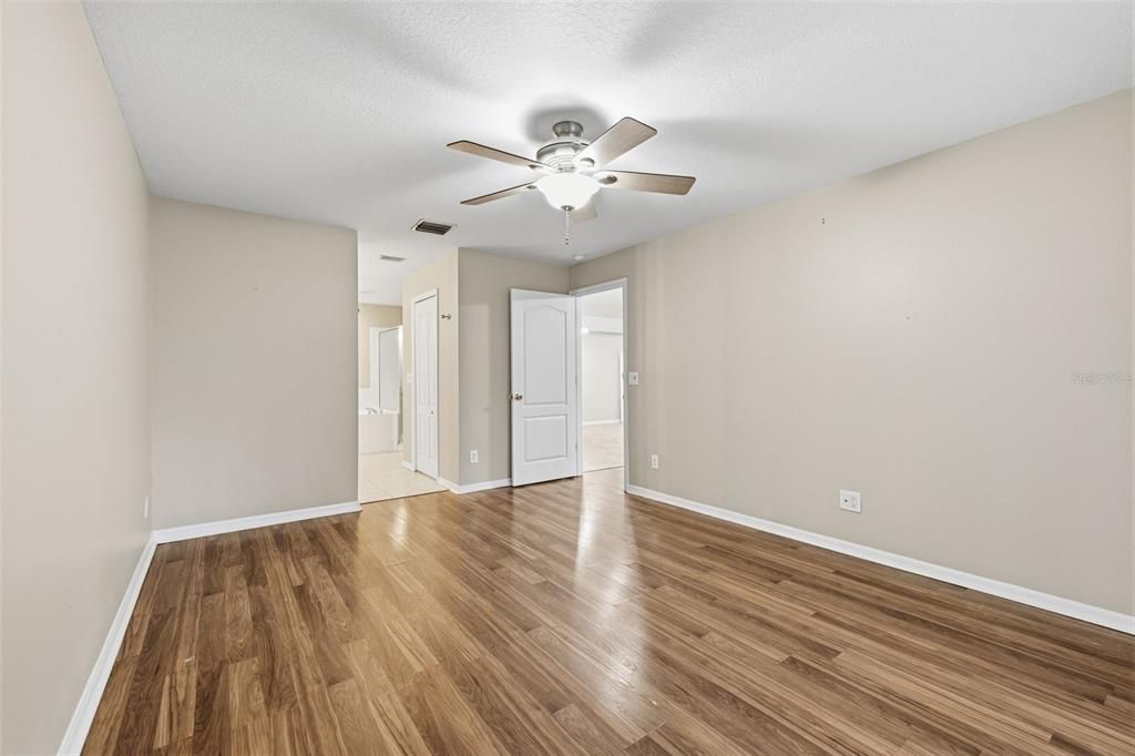 Active With Contract: $469,000 (4 beds, 2 baths, 2082 Square Feet)