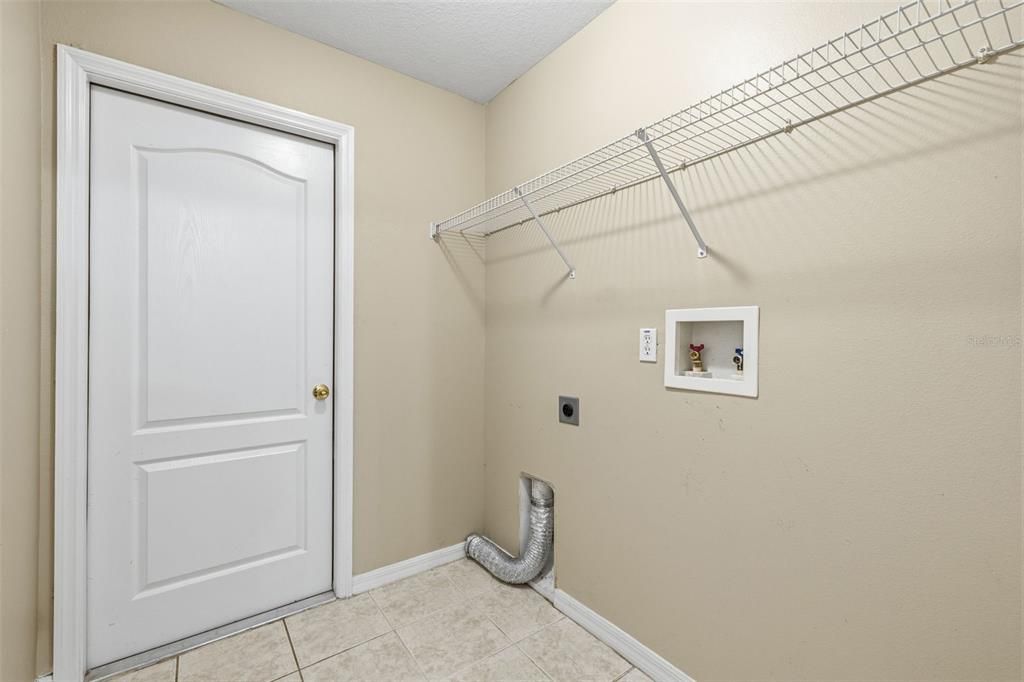 Active With Contract: $469,000 (4 beds, 2 baths, 2082 Square Feet)