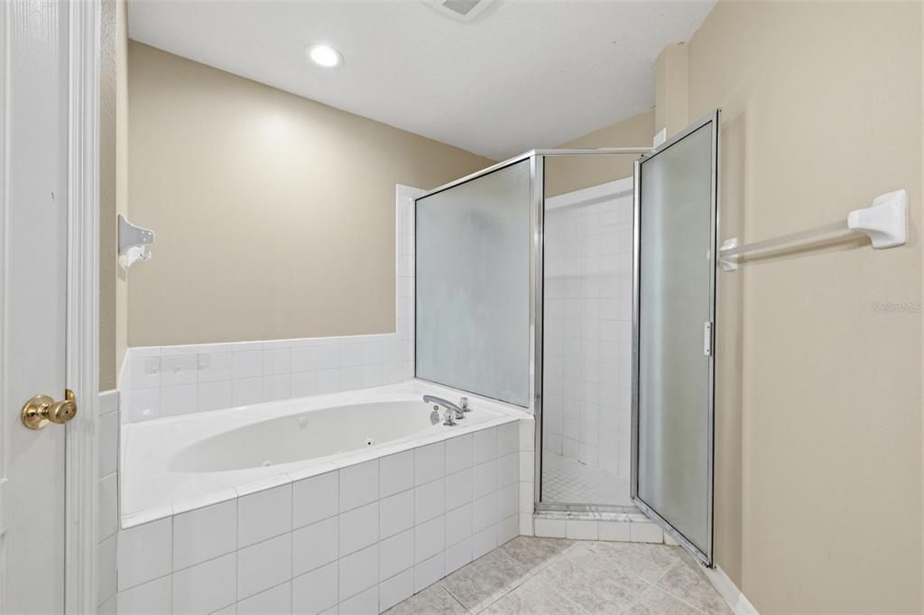 Active With Contract: $469,000 (4 beds, 2 baths, 2082 Square Feet)