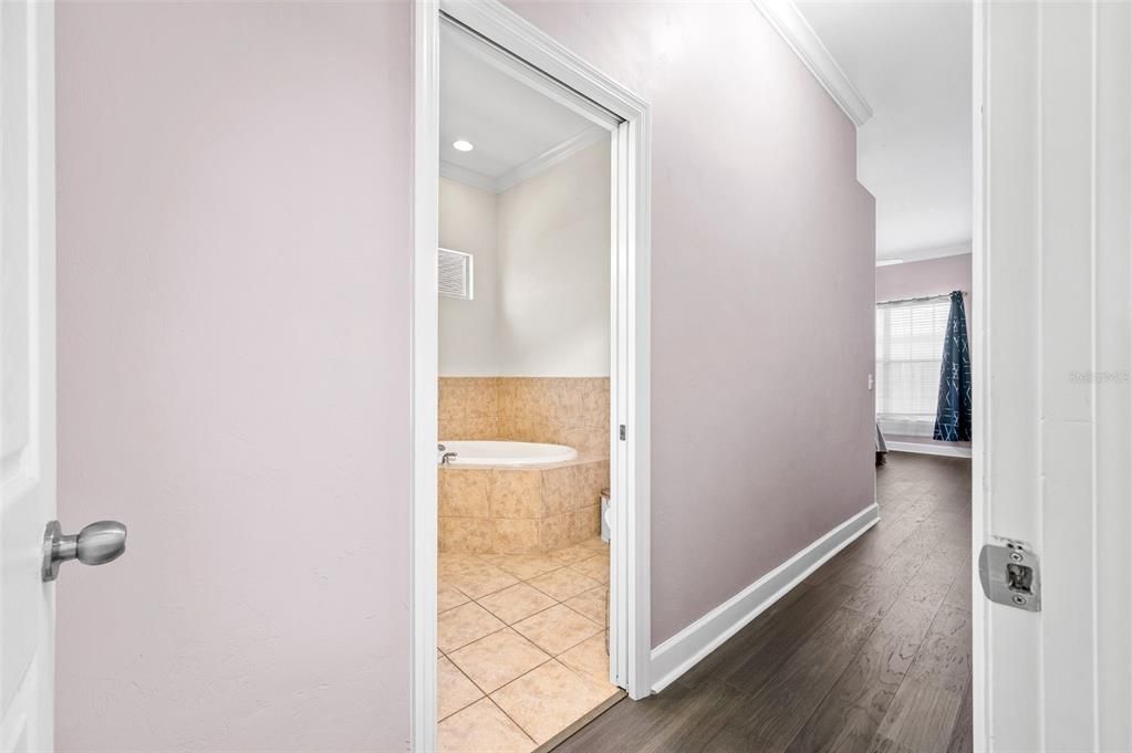 For Sale: $299,500 (3 beds, 2 baths, 1391 Square Feet)