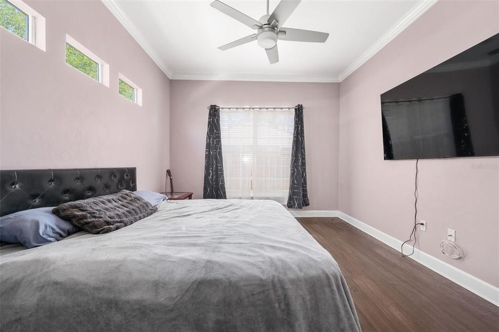 For Sale: $299,500 (3 beds, 2 baths, 1391 Square Feet)