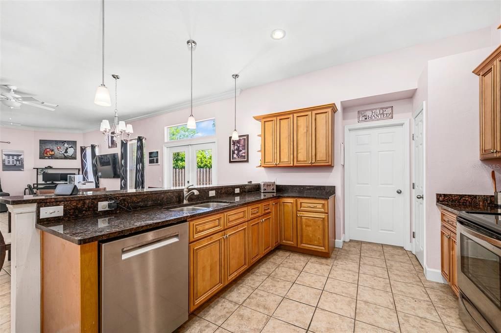 For Sale: $299,500 (3 beds, 2 baths, 1391 Square Feet)