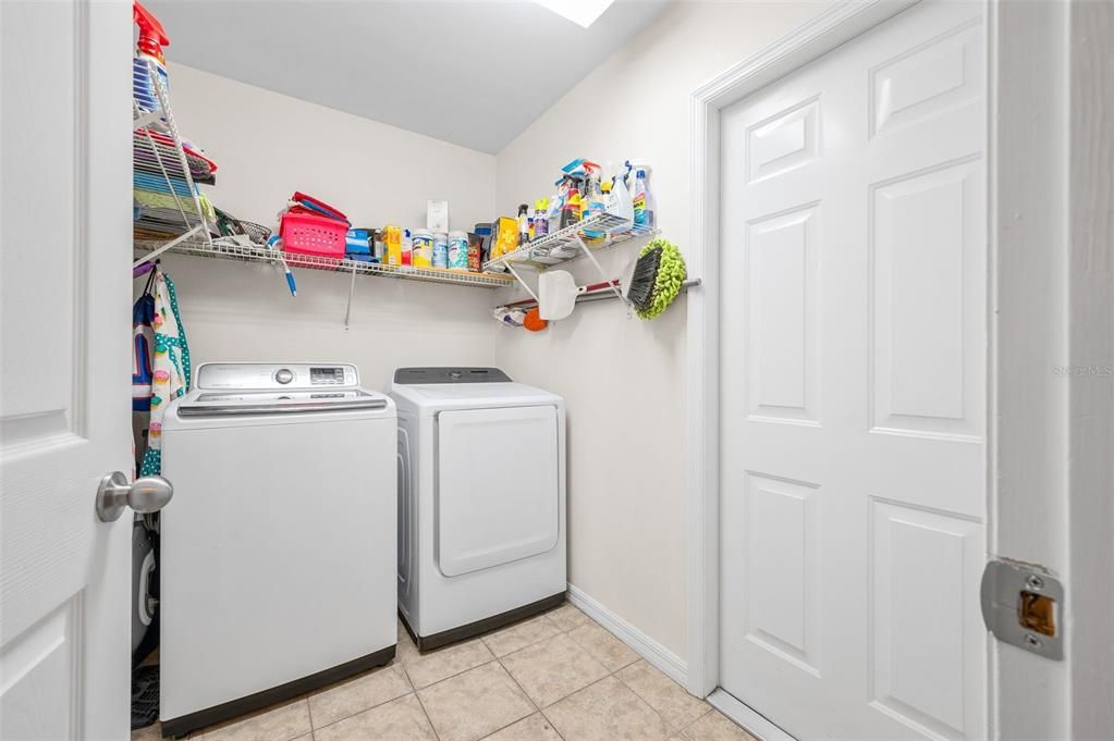 For Sale: $299,500 (3 beds, 2 baths, 1391 Square Feet)