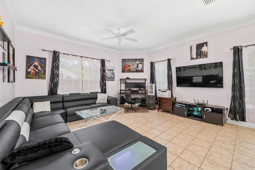 For Sale: $299,500 (3 beds, 2 baths, 1391 Square Feet)