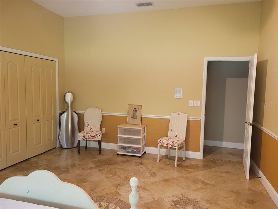 En Venta: $999,999 (5 camas, 2 baños, 3796 Pies cuadrados)