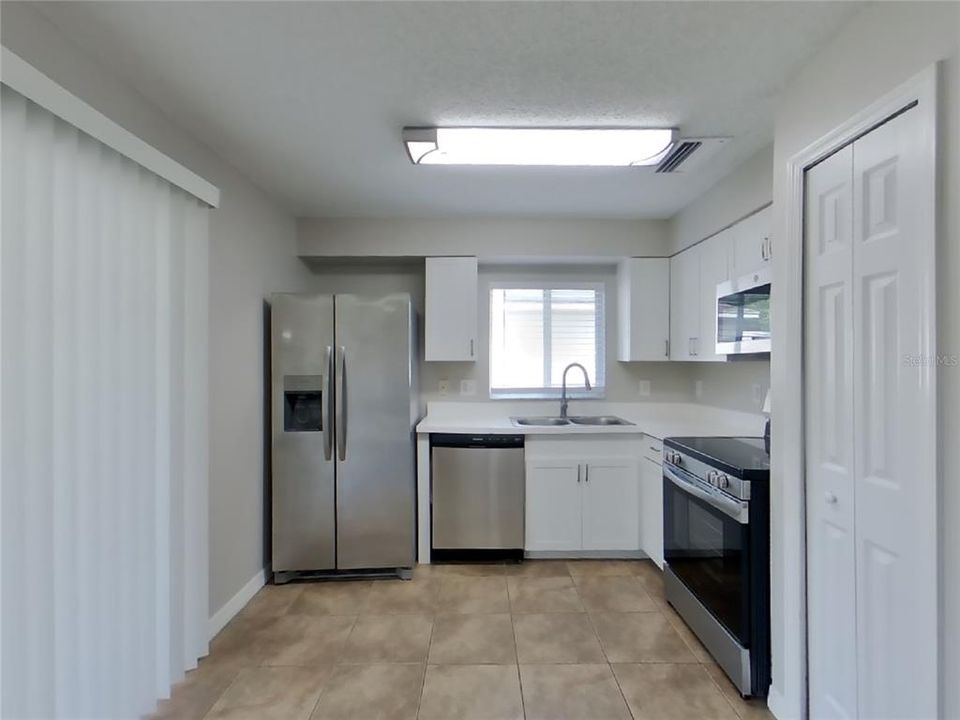 For Rent: $1,979 (3 beds, 2 baths, 1172 Square Feet)