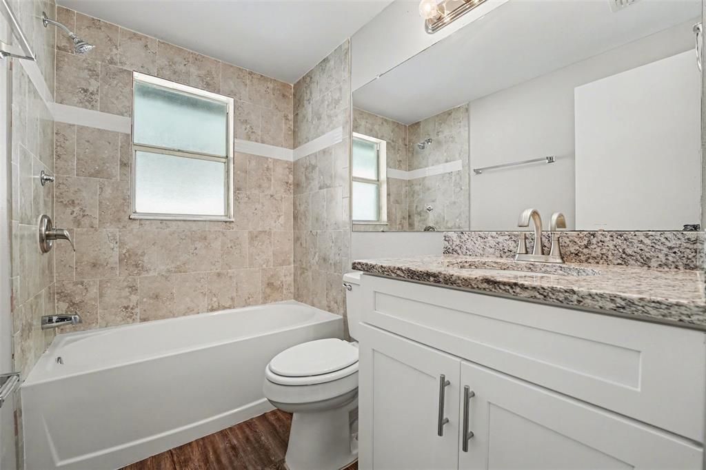На продажу: $334,900 (4 спален, 2 ванн, 1602 Квадратных фут)