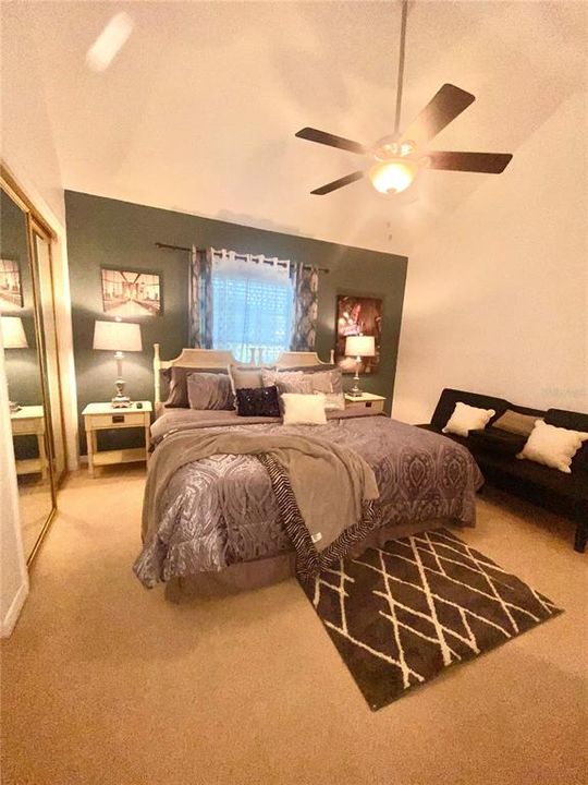 В аренду: $1,700 (2 спален, 2 ванн, 1073 Квадратных фут)