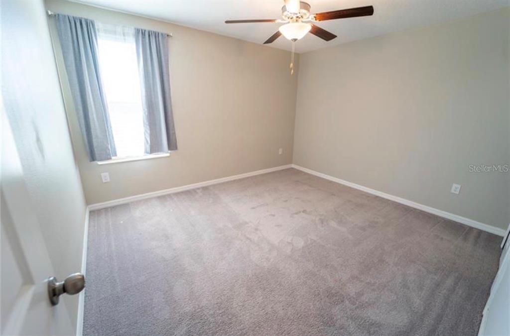 For Rent: $2,600 (5 beds, 2 baths, 2635 Square Feet)