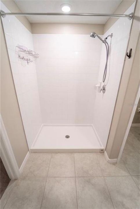 For Rent: $2,600 (5 beds, 2 baths, 2635 Square Feet)