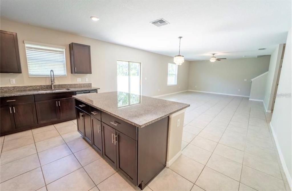 For Rent: $2,600 (5 beds, 2 baths, 2635 Square Feet)