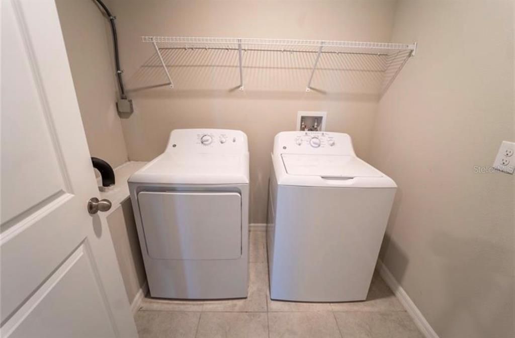 For Rent: $2,600 (5 beds, 2 baths, 2635 Square Feet)