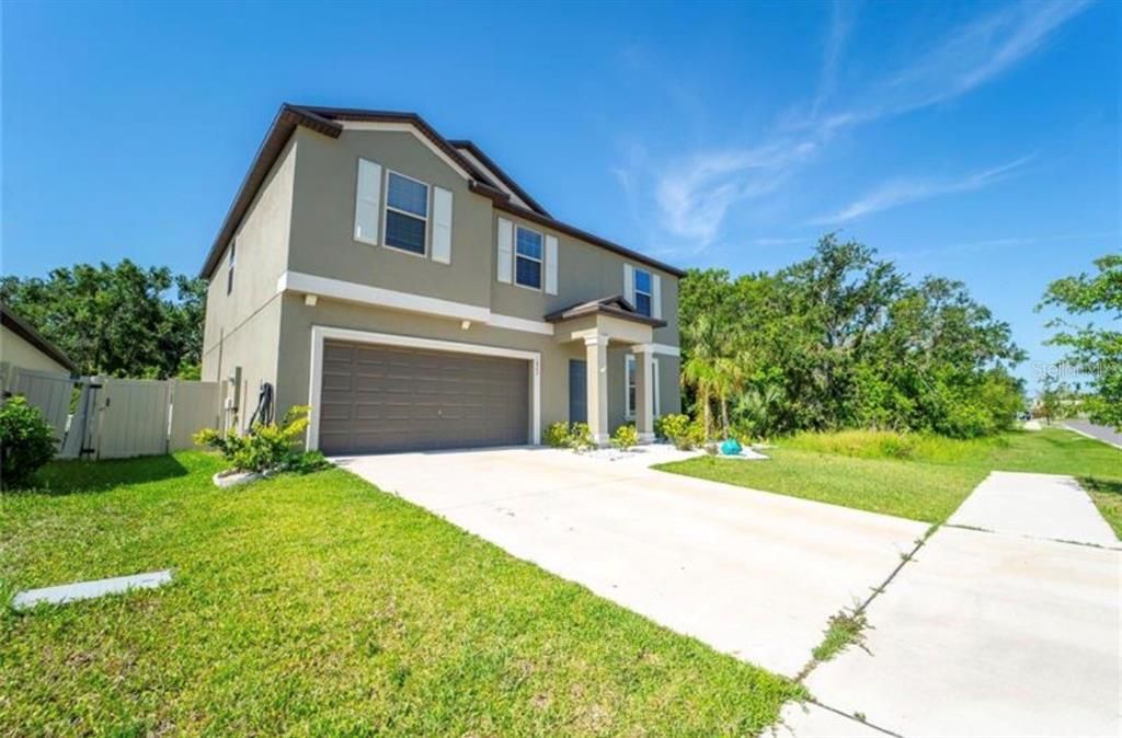 For Rent: $2,600 (5 beds, 2 baths, 2635 Square Feet)