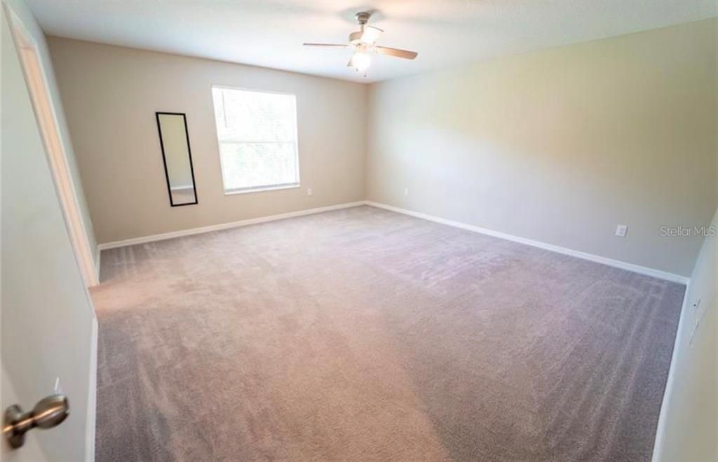 For Rent: $2,600 (5 beds, 2 baths, 2635 Square Feet)