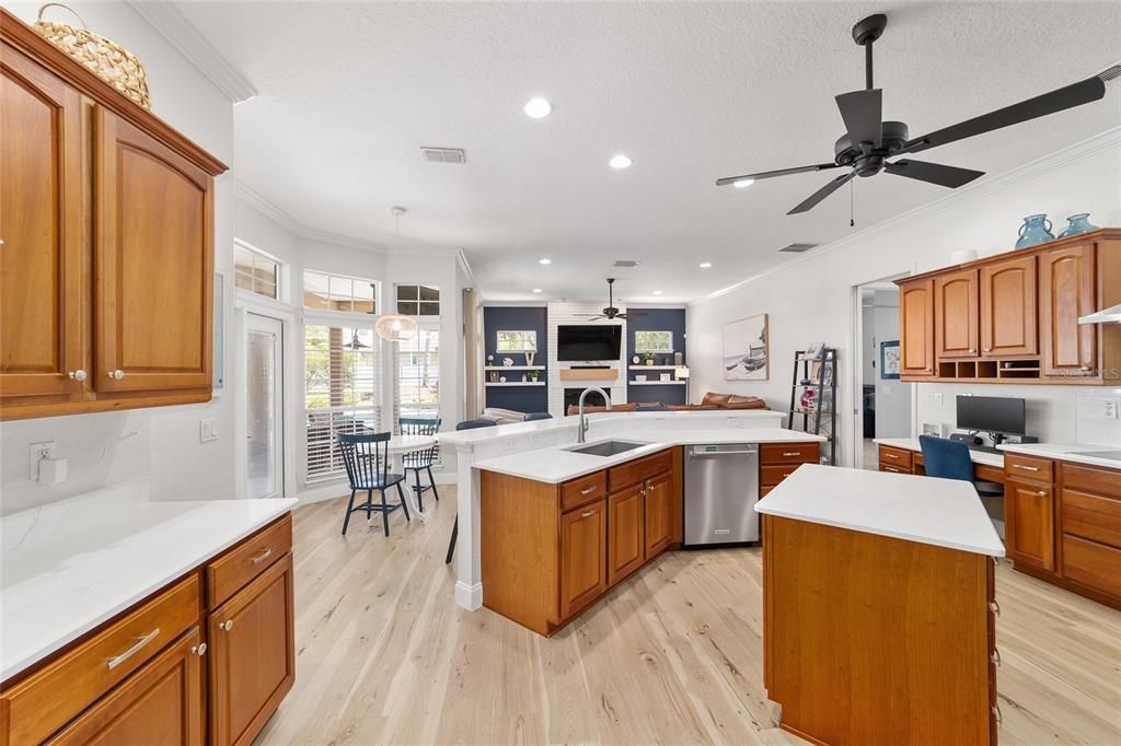 Active With Contract: $619,000 (3 beds, 3 baths, 2740 Square Feet)