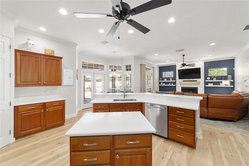 Active With Contract: $619,000 (3 beds, 3 baths, 2740 Square Feet)