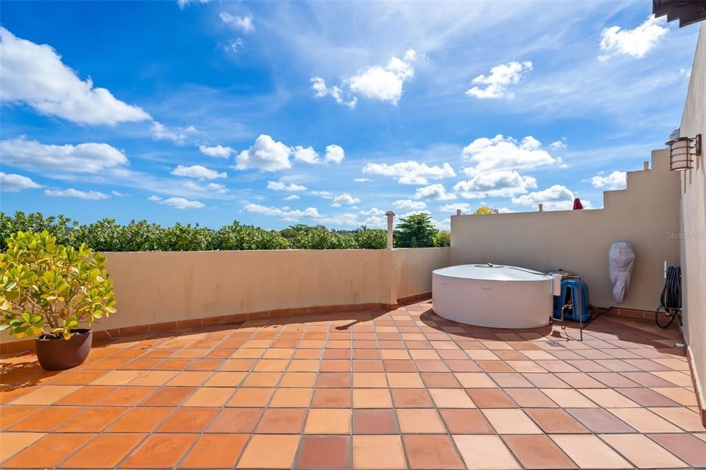 Active With Contract: $299,000 (3 beds, 2 baths, 1612 Square Feet)