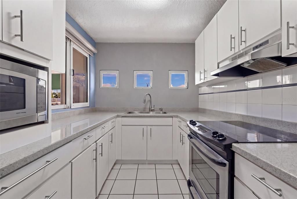 Active With Contract: $299,000 (3 beds, 2 baths, 1612 Square Feet)