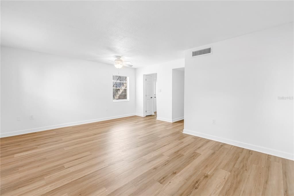 На продажу: $129,000 (1 спален, 1 ванн, 732 Квадратных фут)