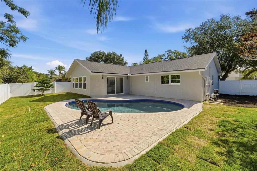 Activo con contrato: $550,000 (3 camas, 2 baños, 1540 Pies cuadrados)