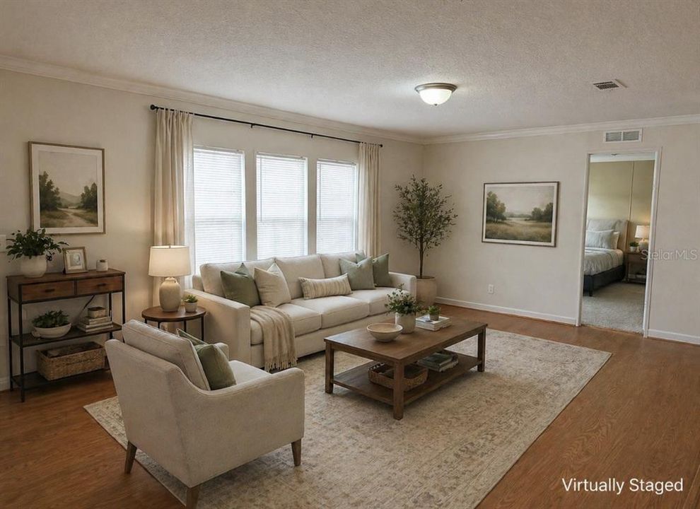 For Sale: $389,899 (4 beds, 2 baths, 1976 Square Feet)
