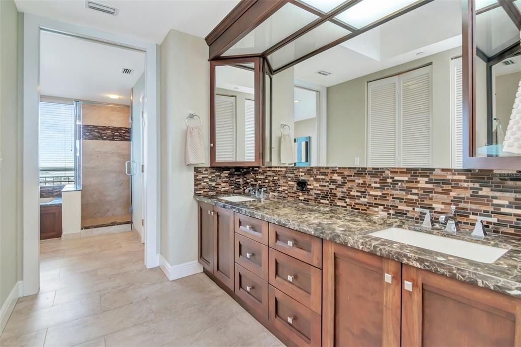 For Sale: $2,699,000 (4 beds, 3 baths, 3168 Square Feet)
