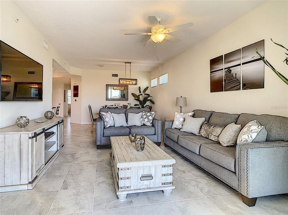 En Venta: $375,000 (3 camas, 2 baños, 1329 Pies cuadrados)