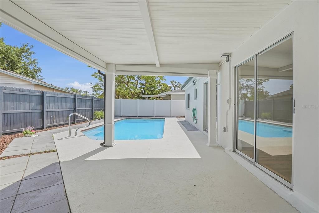 Activo con contrato: $499,900 (4 camas, 2 baños, 1419 Pies cuadrados)