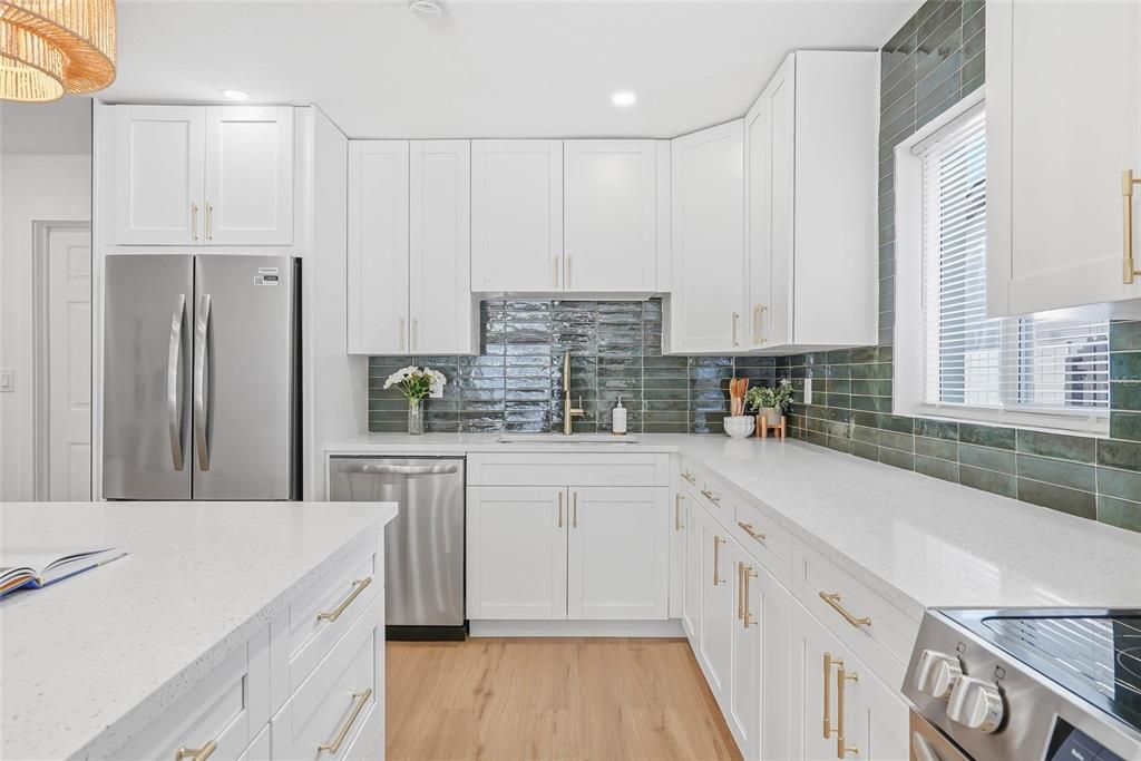 Activo con contrato: $499,900 (4 camas, 2 baños, 1419 Pies cuadrados)