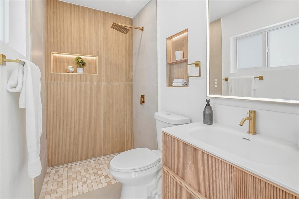 Activo con contrato: $499,900 (4 camas, 2 baños, 1419 Pies cuadrados)