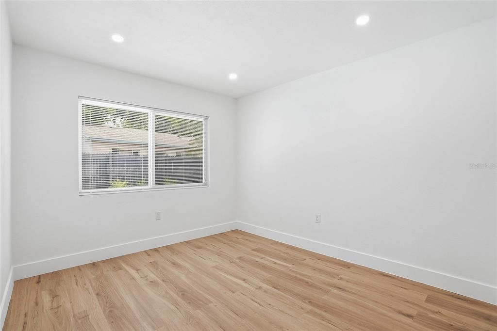 Activo con contrato: $499,900 (4 camas, 2 baños, 1419 Pies cuadrados)