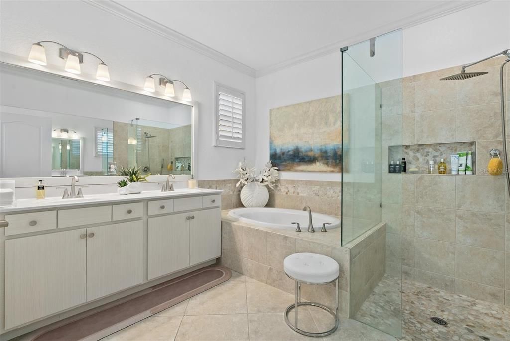 Под контрактом: $769,000 (4 спален, 3 ванн, 2251 Квадратных фут)