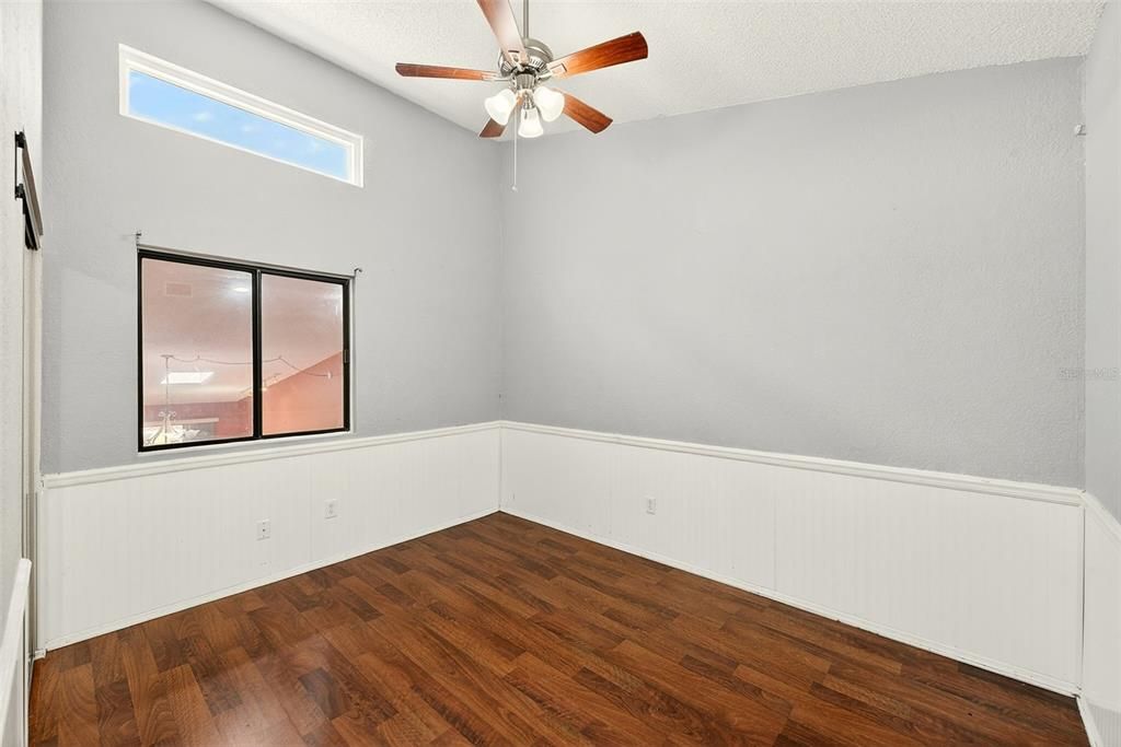 For Sale: $159,900 (2 beds, 2 baths, 1245 Square Feet)